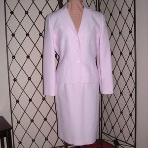 LARRY LEVINE soft pink jacket pencil skirt suit 10